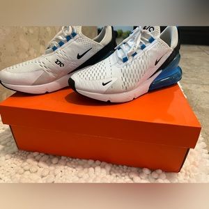 Nike air 270 pre owned excellent condition barley used